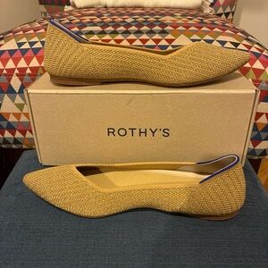 Rothy’s The Point ll in gold stripes size 9.5 BNIB